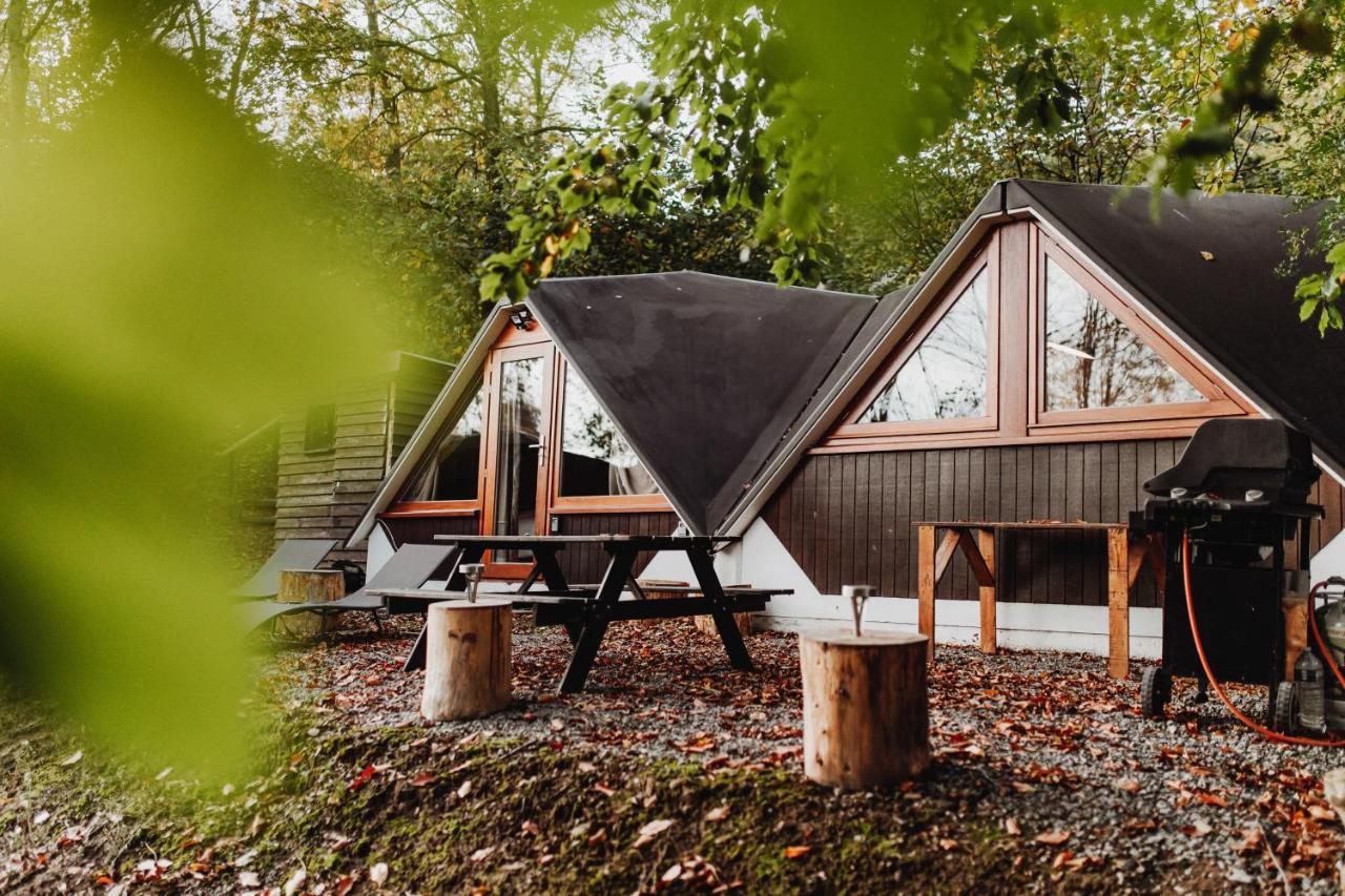 Chalet Tropical Avec Bain A Bulles - In The Woods Gesves Eksteriør bilde
